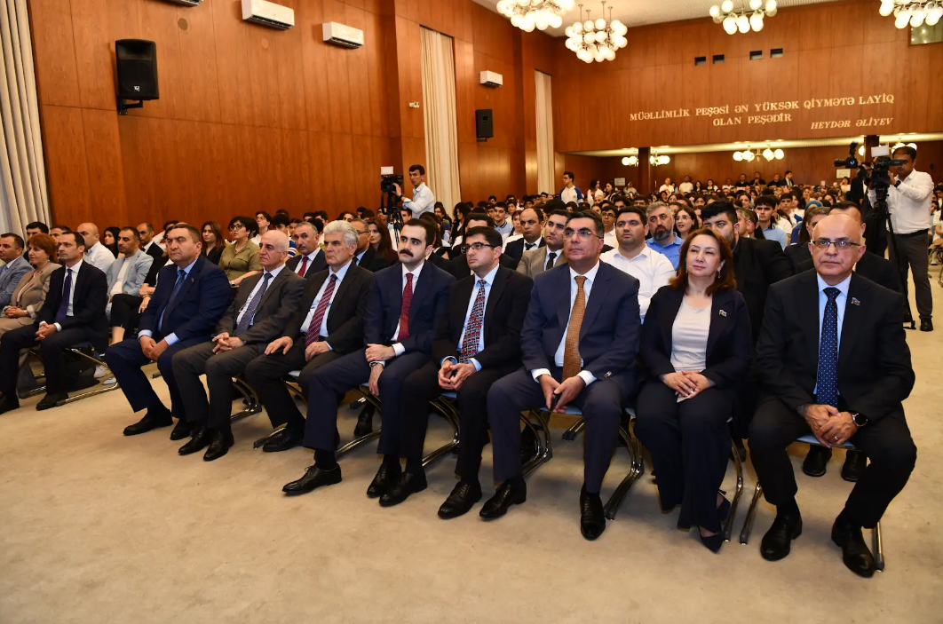 ADNSU-da Respublika Fənn Olimpiadalarının qalibləri mükafatlandırılıb - FOTOLAR